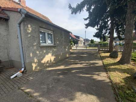 Grundstückszufahrt - Einfamilienhaus in 06577 An der Schmücke mit 95m² kaufen