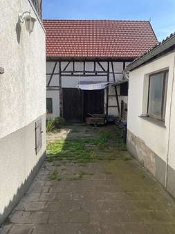 Blick aus der Einfahrt - Einfamilienhaus in 99958 Tonna mit 108m² kaufen