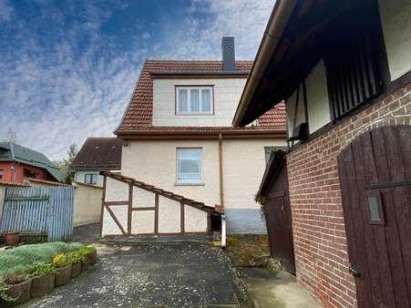 Blickdichter Innenhof - Einfamilienhaus in 99996 Unstruttal mit 120m² kaufen
