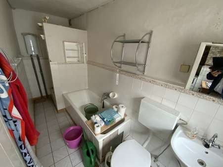 Badezimmer - Einfamilienhaus in 37339 Buhla mit 140m² kaufen