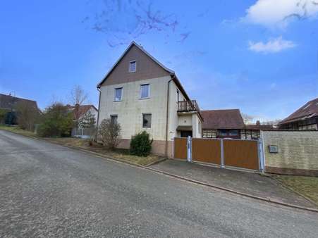 Straßenansicht - Einfamilienhaus in 37345 Sonnenstein mit 200m² kaufen