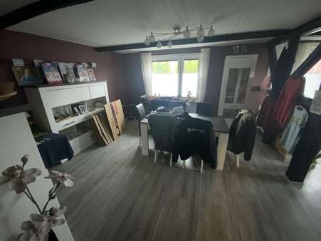 Wohnzimmer - Einfamilienhaus in 37339 Gernrode mit 165m² kaufen