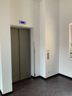 Aufzug (2) - Etagenwohnung in 07580 Ronneburg mit 44m² günstig mieten