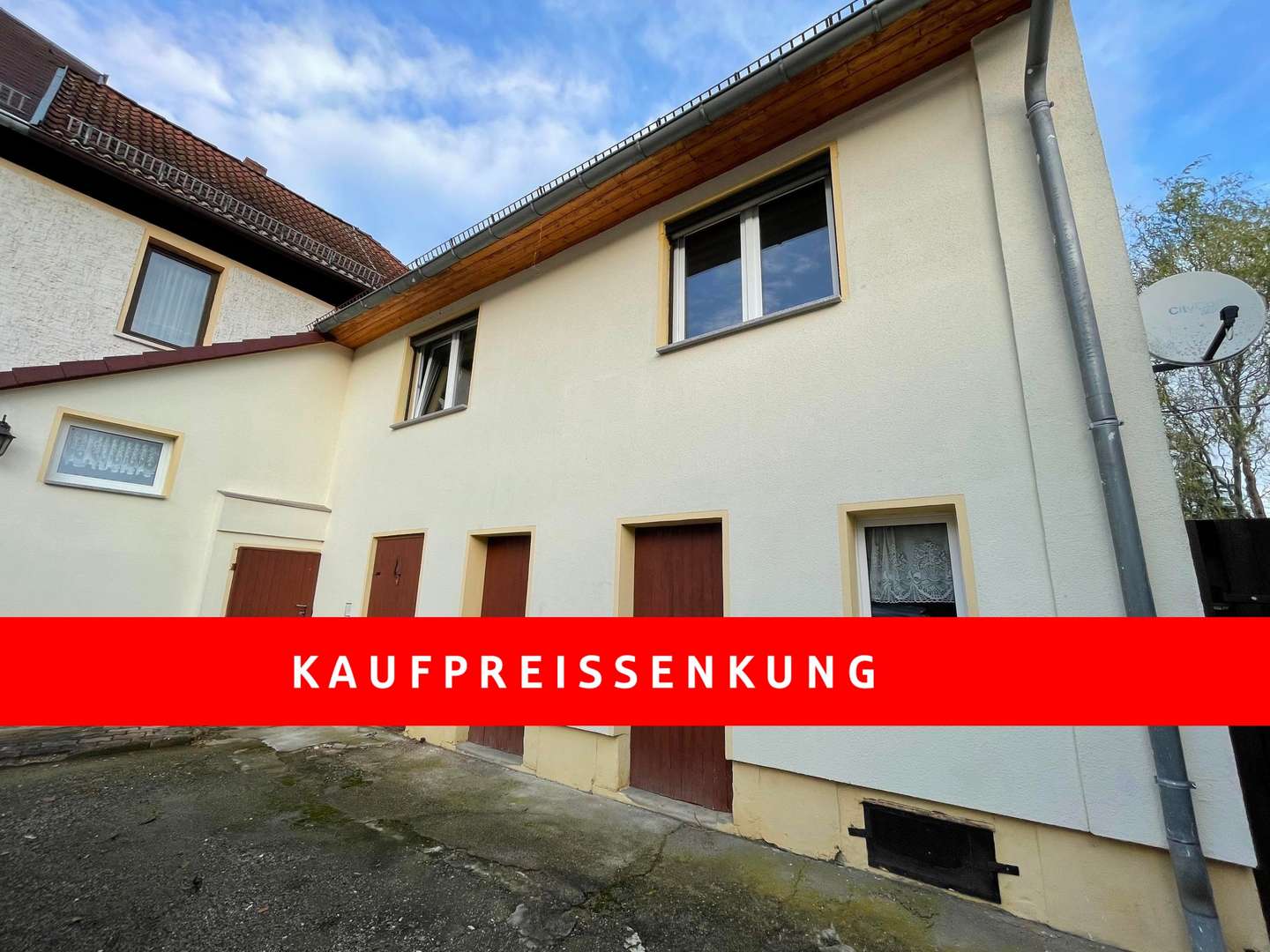 Hausansicht vom Hof aus - Doppelhaushälfte in 07554 Pölzig mit 65m² kaufen