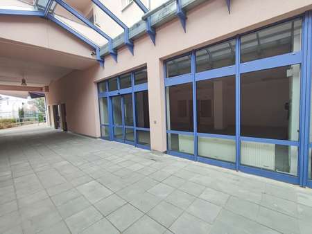 Schaufenster - Passage Schaufenster - Passage - Bürohaus in 07548 Gera mit 130m² mieten