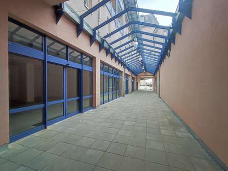 Schaufenster - Passage Schaufenster - Passage - Bürohaus in 07548 Gera mit 130m² mieten