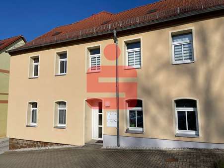 Außenaufnahme Süd-Westen - Mehrfamilienhaus in 07589 Münchenbernsdorf mit 256m² kaufen