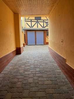 Einfahrt - Reihenmittelhaus in 07950 Zeulenroda-Triebes mit 150m² kaufen