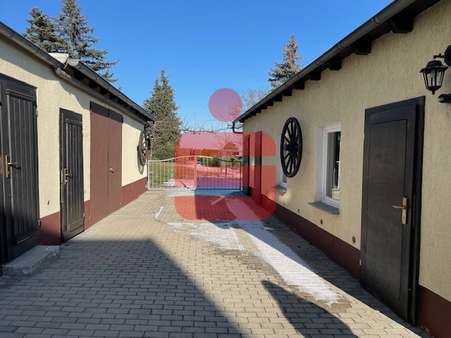 Blick zum Garten - Mehrfamilienhaus in 07958 Hohenleuben mit 241m² kaufen