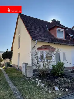 Reihenendhaus mit Garten