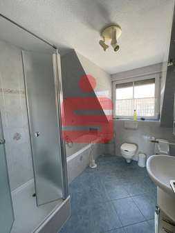OG - Bad mit Dusche und Badewanne - Doppelhaushälfte in 07589 Saara mit 84m² kaufen