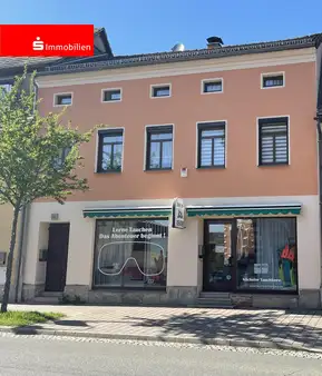 Modernes Wohn- und Geschäftshaus in zentraler Lage