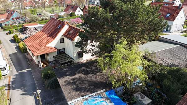Luftbild Osten Luftbild Osten - Doppelhaushälfte in 07745 Jena mit 116m² kaufen