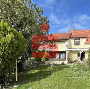 Südansicht mit Garten Südansicht mit Garten - Doppelhaushälfte in 07745 Jena mit 116m² kaufen