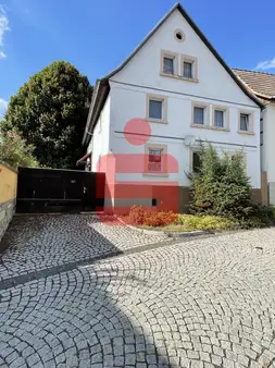 Historisches Wohnhaus mit großem Grundstück