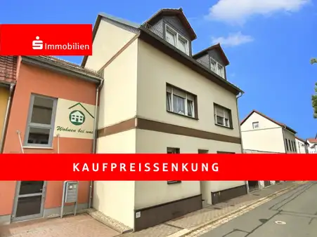 Modernes Haus mit großer Terrasse 