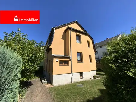 Charmante Doppelhaushälfte in begehrter Wohnlage Altenburgs – Perfekt für Familien!