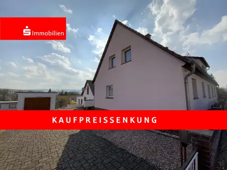 Kleine Doppelhaushälfte mit tollem Grundstück