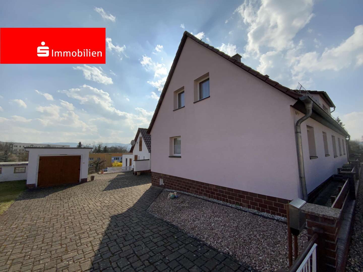 Seitenansicht - Einfamilienhaus in 07318 Saalfeld mit 72m² kaufen