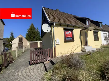 Doppelhaushälfte mit tollem Grundstück