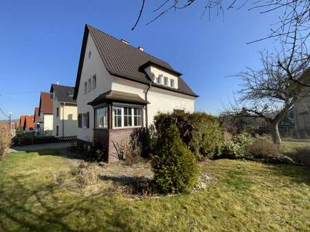 Seitenansicht - Einfamilienhaus in 07318 Saalfeld mit 111m² kaufen