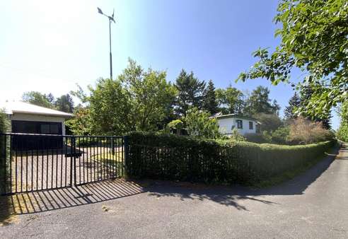 Grundstück mit Zufahrt Grundstück mit Zufahrt - Bungalow in 07318 Saalfeld mit 65m² kaufen