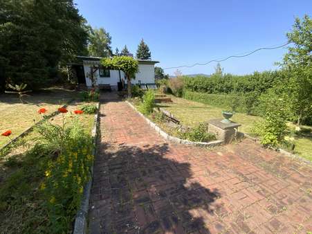 Seitenansicht Seitenansicht - Bungalow in 07318 Saalfeld mit 65m² kaufen