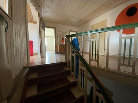 Treppe EG/OG - Bauernhaus in 07426 Allendorf mit 244m² kaufen
