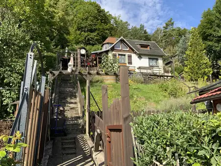 Kleines Wohnhaus mit traumhafter Aussicht