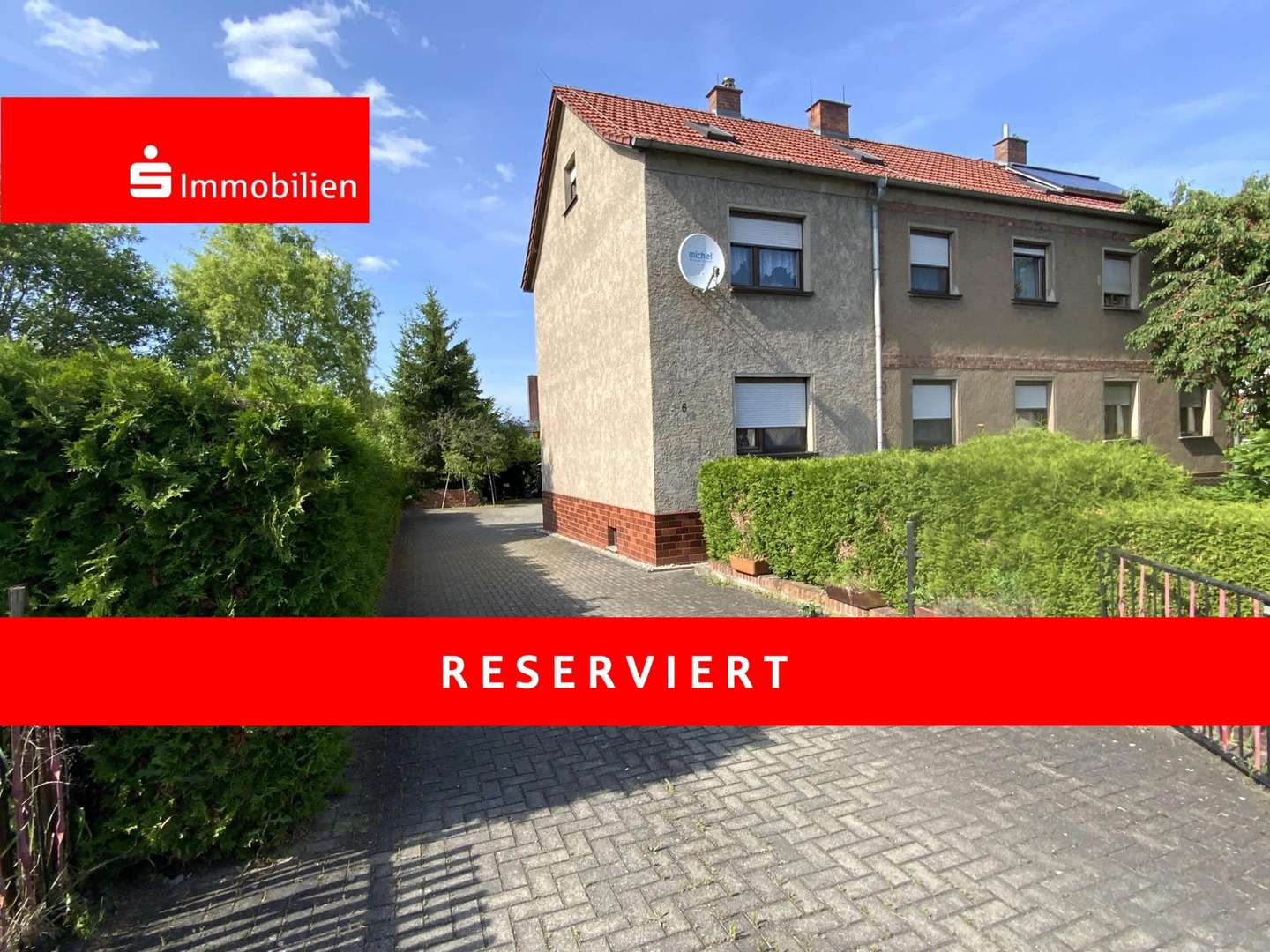 Vorderansicht - Zufahrt Vorderansicht - Zufahrt - Doppelhaushälfte in 07333 Unterwellenborn mit 163m² kaufen