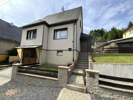 Vorderansicht - Einfamilienhaus in 98743 Gräfenthal mit 91m² kaufen