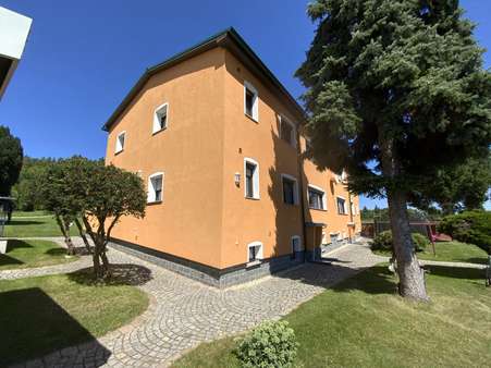 Rückansicht Rückansicht - Erdgeschosswohnung in 07333 Unterwellenborn mit 76m² kaufen