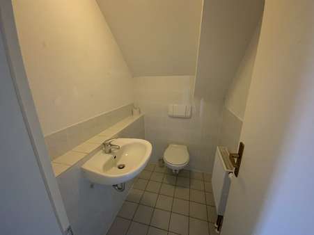 Gäste-WC - Maisonette-Wohnung in 07381 Pößneck mit 85m² mieten