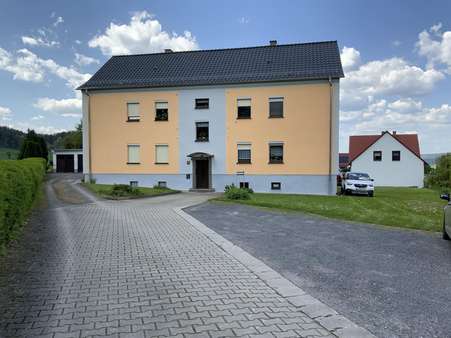 Vorderansicht - Erdgeschosswohnung in 07387 Krölpa mit 63m² als Kapitalanlage kaufen