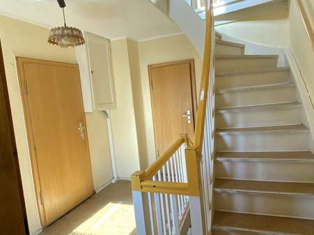 Flur im OG - Einfamilienhaus in 07381 Pößneck mit 144m² kaufen