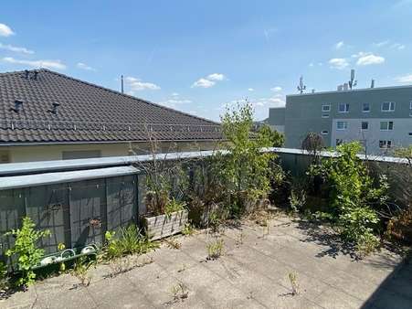 Ausblick zum Wohngebiet Ausblick zum Wohngebiet - Dachgeschosswohnung in 07745 Jena mit 85m² kaufen