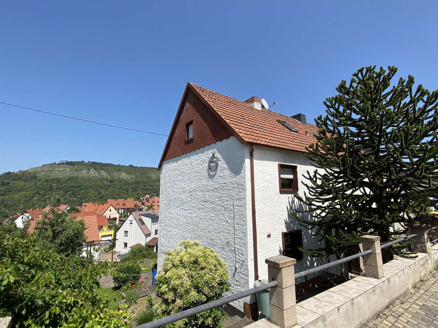 Hausansicht Hausansicht - Doppelhaushälfte in 07749 Jena mit 100m² kaufen