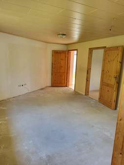 großer Raum im Nebengebäude - Einfamilienhaus in 99518 Schmiedehausen mit 90m² kaufen