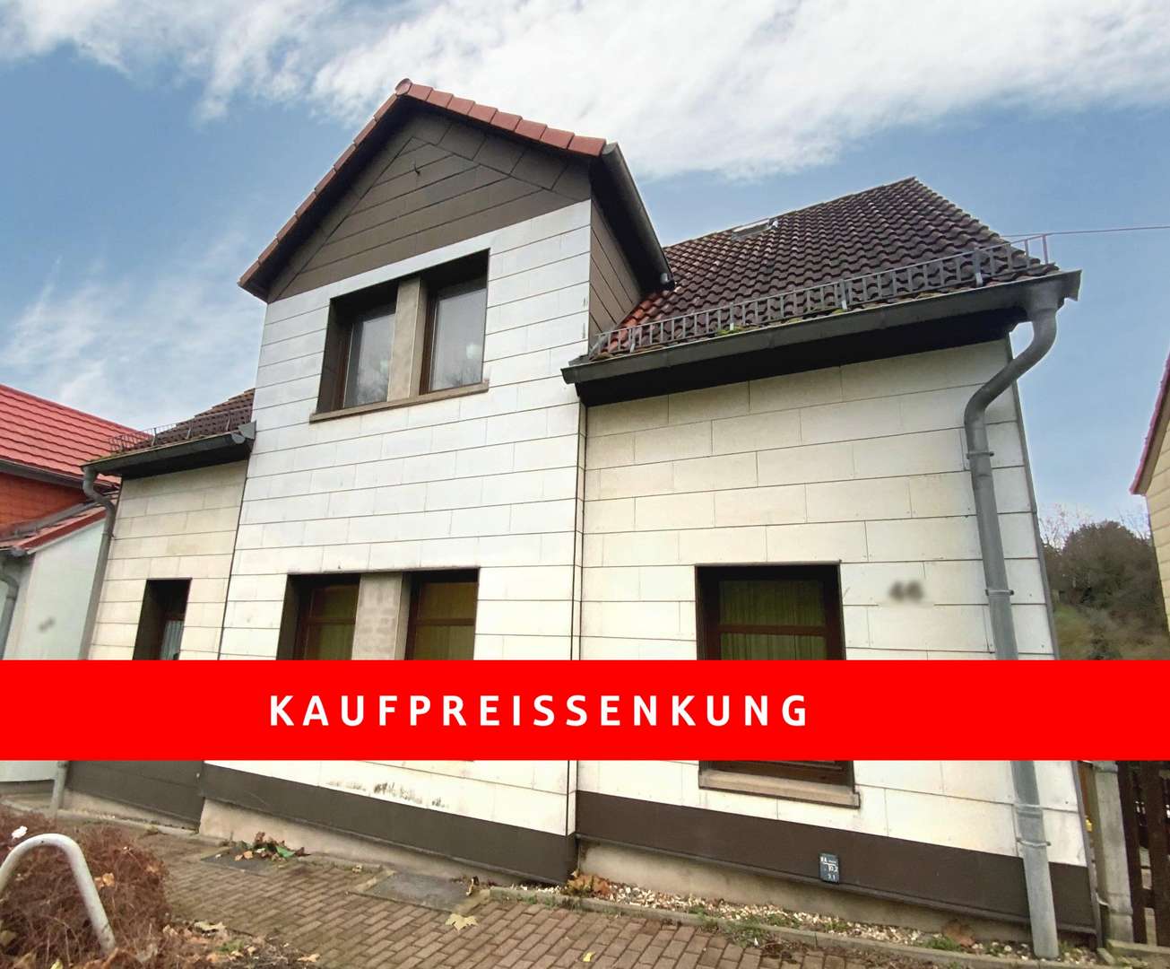 Hausansicht von der Straße - Einfamilienhaus in 07607 Eisenberg mit 107m² kaufen