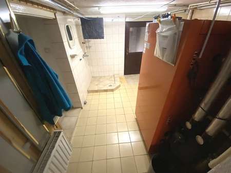 Kelleregschoss: Heizungsraum mit Dusche - Reihenendhaus in 07616 Rauschwitz mit 80m² kaufen