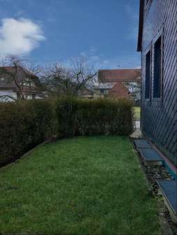 ...kleiner Hausgarten hinter dem Haus - Mehrfamilienhaus in 98574 Schmalkalden mit 90m² kaufen