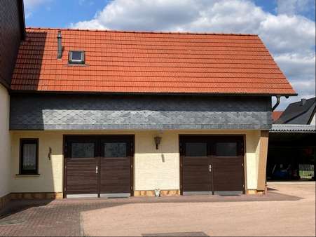2 Garagen am Haupthaus - Zweifamilienhaus in 98597 Breitungen mit 250m² kaufen