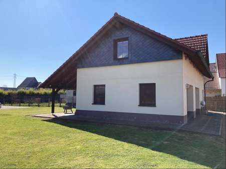 ...Blick in den hinteren Garten - Zweifamilienhaus in 98597 Breitungen mit 250m² kaufen