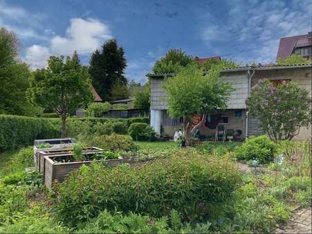 …Blick in den Garten - Zweifamilienhaus in 98596 Brotterode-Trusetal mit 230m² kaufen