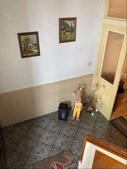 Teppenhaus & Korridoreingang Wohneinheit Erdgeschoss - Zweifamilienhaus in 98587 Steinbach-Hallenberg mit 150m² kaufen