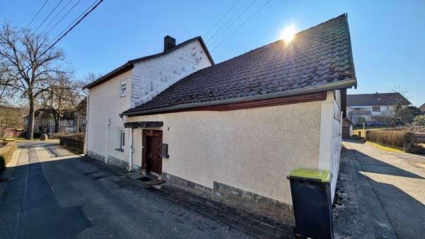 Seitenansicht NO - Einfamilienhaus in 98646 Hildburghausen mit 110m² kaufen