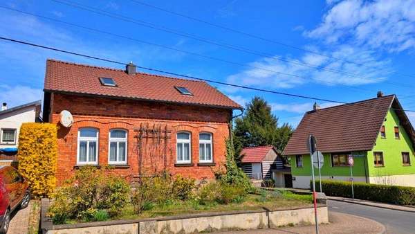 Frontansicht - Einfamilienhaus in 98646 Hildburghausen mit 100m² kaufen