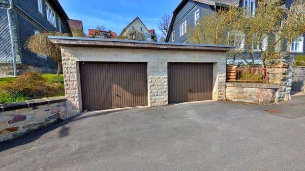 Garage - Dachgeschosswohnung in 98553 Schleusingen mit 107m² kaufen