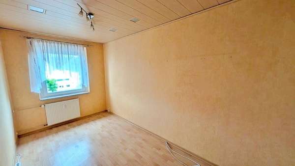 Kinderzimmer Kinderzimmer - Etagenwohnung in 98646 Hildburghausen mit 65m² kaufen