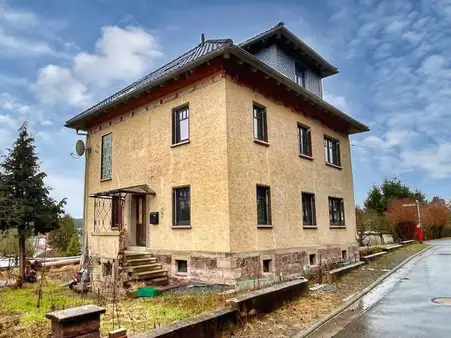 Charmante teilsanierte Villa in Neuhaus-Schierschnitz